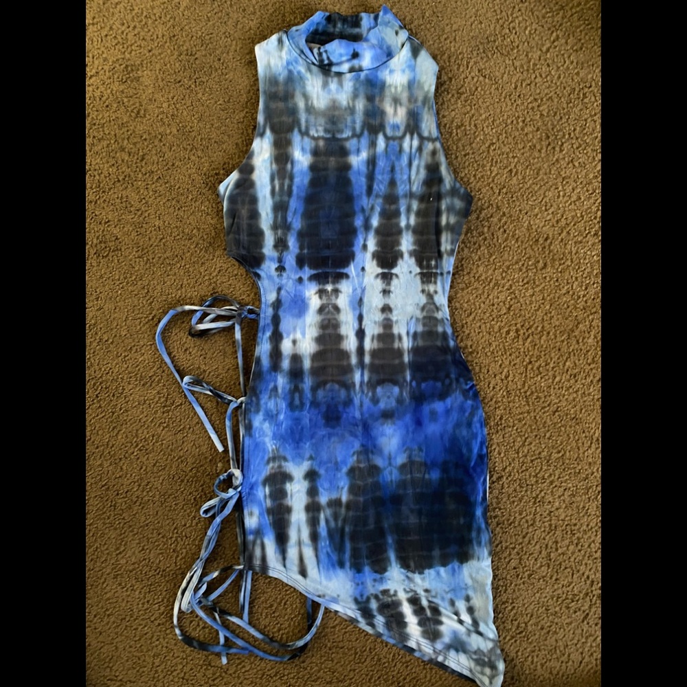 Blue dress split on the side
